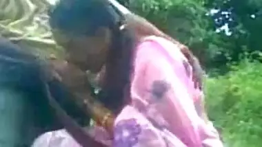 Bhuvaneshwar desi aunty park blowjob mms