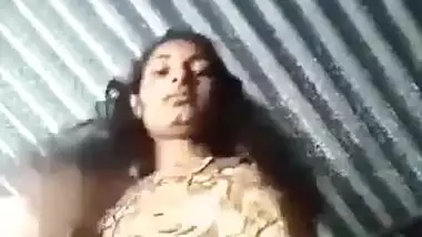 Desi Village Girl Shows boobs and Pussy