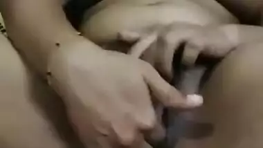 Unsatisfied bhabhi fingering