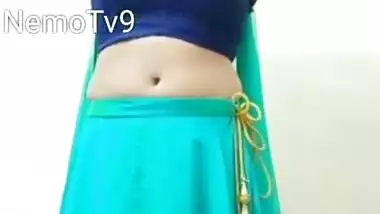 Priyanka last cleavage and navel video before marriage