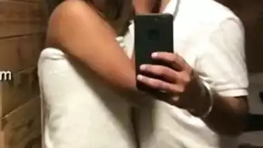 Man films on phone camera how he kisses Indian and touches her XXX butt