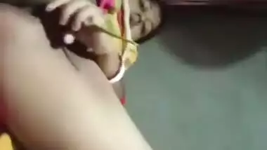 Horny Desi Boudi Masturbating Vdo