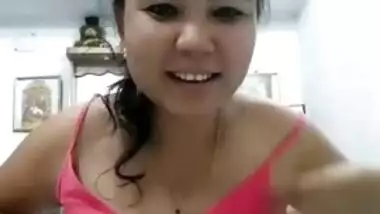 Pleasant XXX Desi woman knows how to make guys horny without having sex