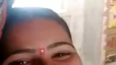 Whatsup XXX video call of Desi wench demonstrating her hairy pussy