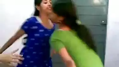 Saxxyfilm indian sex videos on Xxxindiansporn.com