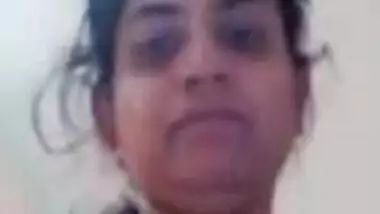 Desi aunty exposing to her bf 1