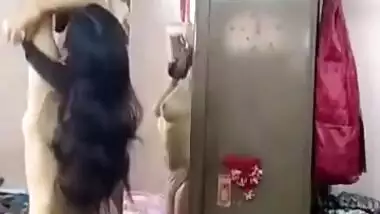 Cute Desi Girl Nude Video