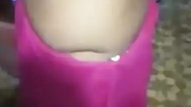 Sexy desi house wife showing her big boobs