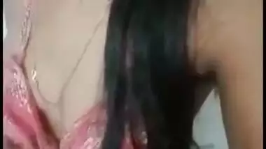 Sexy Bhabhi Showing Her Boobs