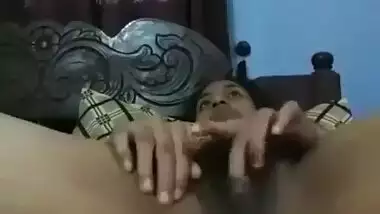 Beautiful mallu bhabhi Fingering