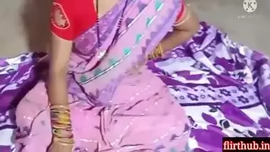 Desi Big Ass Aunty Ki Gand Utha Ke Chudayi Kari Or Muth Pee