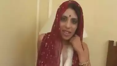 Indian Babe Loves That Two Cock Fillings In Her Mouth