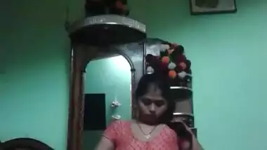 Mature Desi village housewife showing her fat shaved pussy