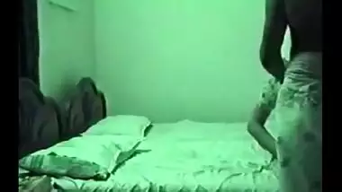 Desi college girlâ€™s one night stand leaked mms scandal