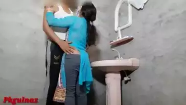 Indian beautiful girl fucking in washroom