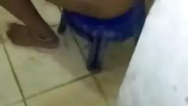 Desi bhabhi nude bathing in bathroom