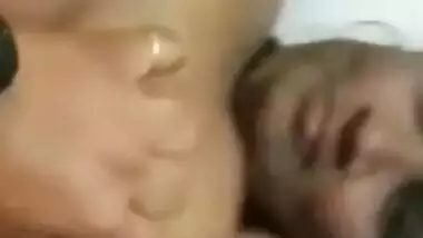 Indian doxy sex with her customer on livecam clip