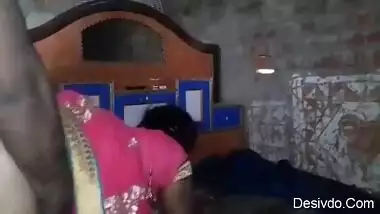 Tamanaxxxvideod - Desi village wife hard fucking by hubby in pink saree indian sex video