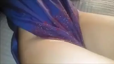 This Indian woman proves that XXX chick can look sexy even wearing dress