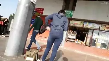 Punjabi Girl In Tight Jeans ( Super-Sexy )