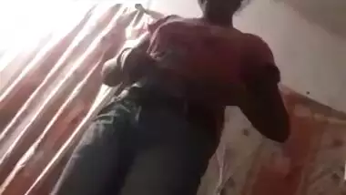 Naughty uncle making nude video of her niece