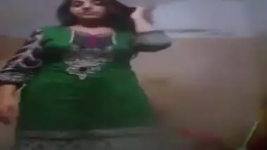 Sindhi college girl Camshow for boyfriend