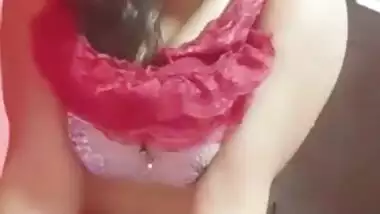 Desi Indian Girl Masturbatng at Home