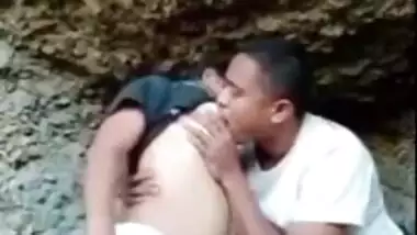 Horny Indian lovers caught fucking outdoors in amazing Desi mms video