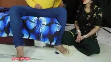 Indian man fucks his Muslim maid and pays her