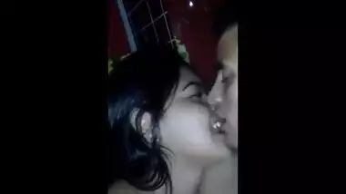 Indian desi sex video of non-professional couple enjoying a romantic sex session