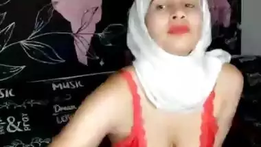 Hot Muslim Girl shay showing her Milky White big boob