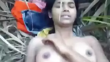 Village Girl Fucking In Jungle With Audio