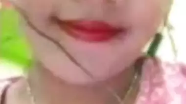 Indian girl showing boob on video call viral MMS