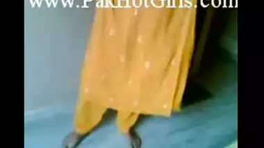 Shy Indian Aunty (Marathi) stripping