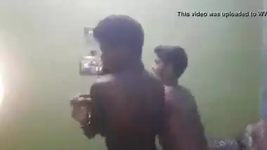 Sexy bhojpuri randi topless dance with customers