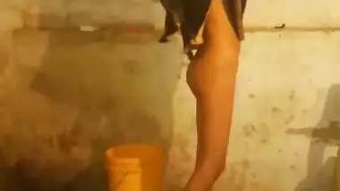 Dehati girl bathing nude Dehati sexy video