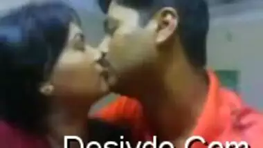 tamil cpl kissing and boobs sucking leaked