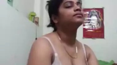 horny married bhabhi showing her boobs and pussy meaga upload