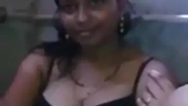 Indian flashes her XXX slit and sex twins with dark nipples on camera