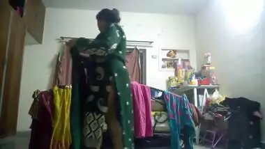 Desi Bhabi Hidden Cam