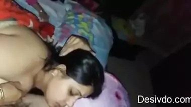 Cheating Bhabhi riding lover in hotel room