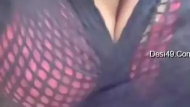 Exclusive- Big Boob Desi Bhabhi Play With Her Boobs