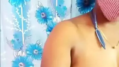 Stripchat Tamil girl Aarthi naked boobs showing