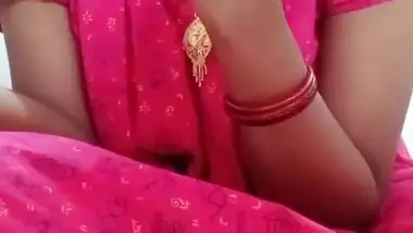 Bengali Boudi In Desi Bahu Massaging Her Big Boobs And Showing Her Pussy!!