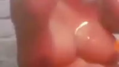 Desi aunty video call bath