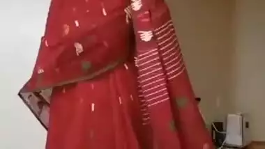 Sexy Bhabi Strip Her Saree and Showing Ass and Pussy