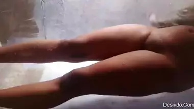 Horny Bihari Girl Soni Bathing Selfie 2