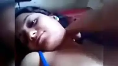 Riya Bhabi Fingering Selfie