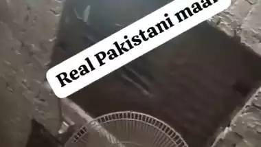 Real Pakistani mature aunty sex and viral blowjob