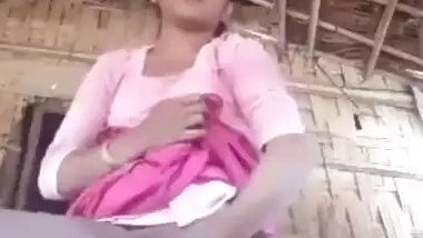 Village bhabhi fingering outdoor